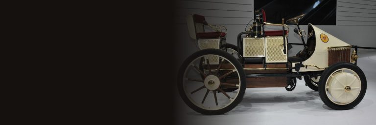 Lohner-Porsche von 1900 mit elektrischen Radnabenmotoren