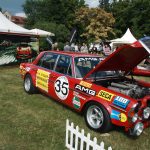 Roter Mercedes-Benz 300 SEL 6,8 AMG Rennwagen in Seitenansicht