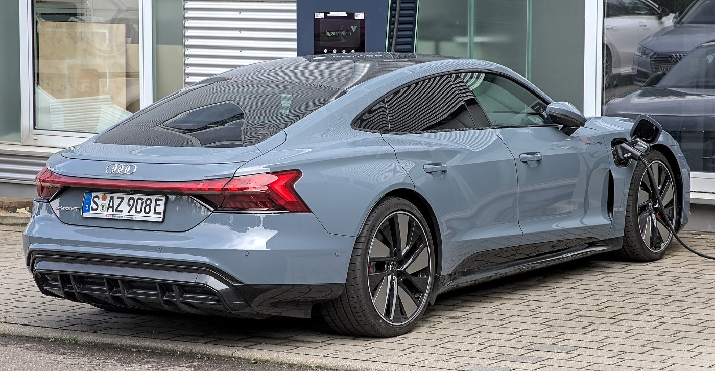 Audi e-tron GT von schräg vorn