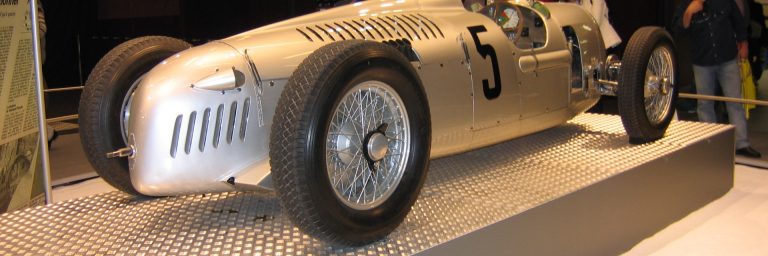 Auto-Union-Rennwagen Typ C in der Seitenansicht