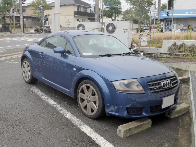 Audi TT Coupé der ersten Generation (8N) in der Frontansicht