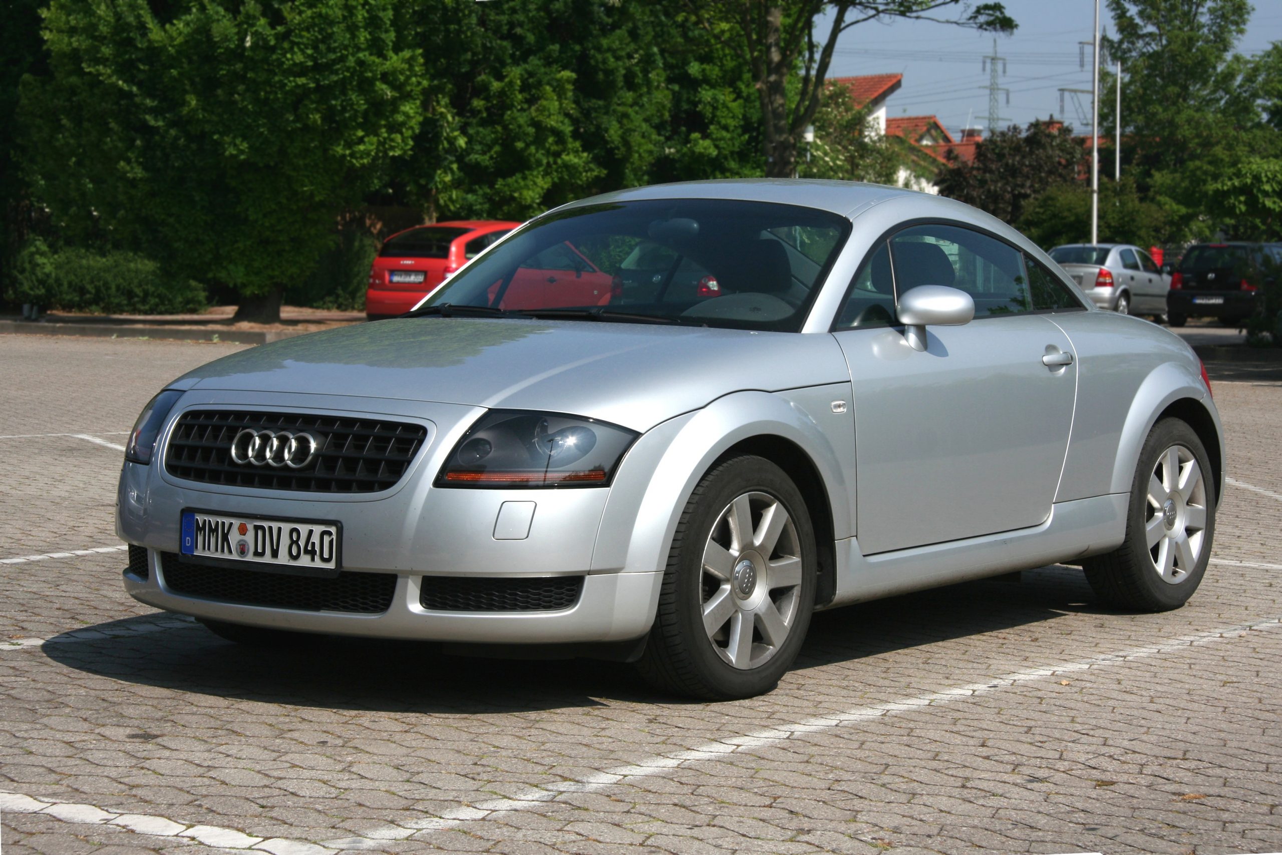 Silberner Audi TT der ersten Generation