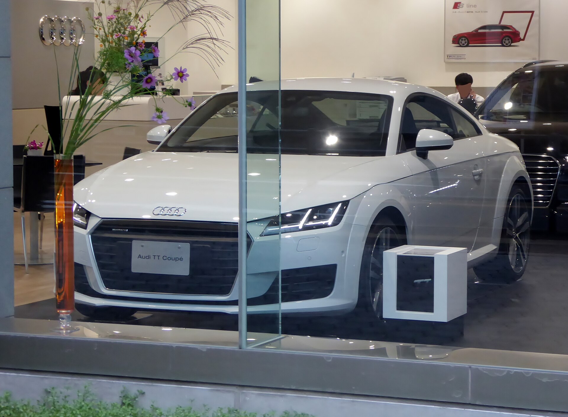 Audi TT Coupé der dritten Generation (8S) in der Frontansicht
