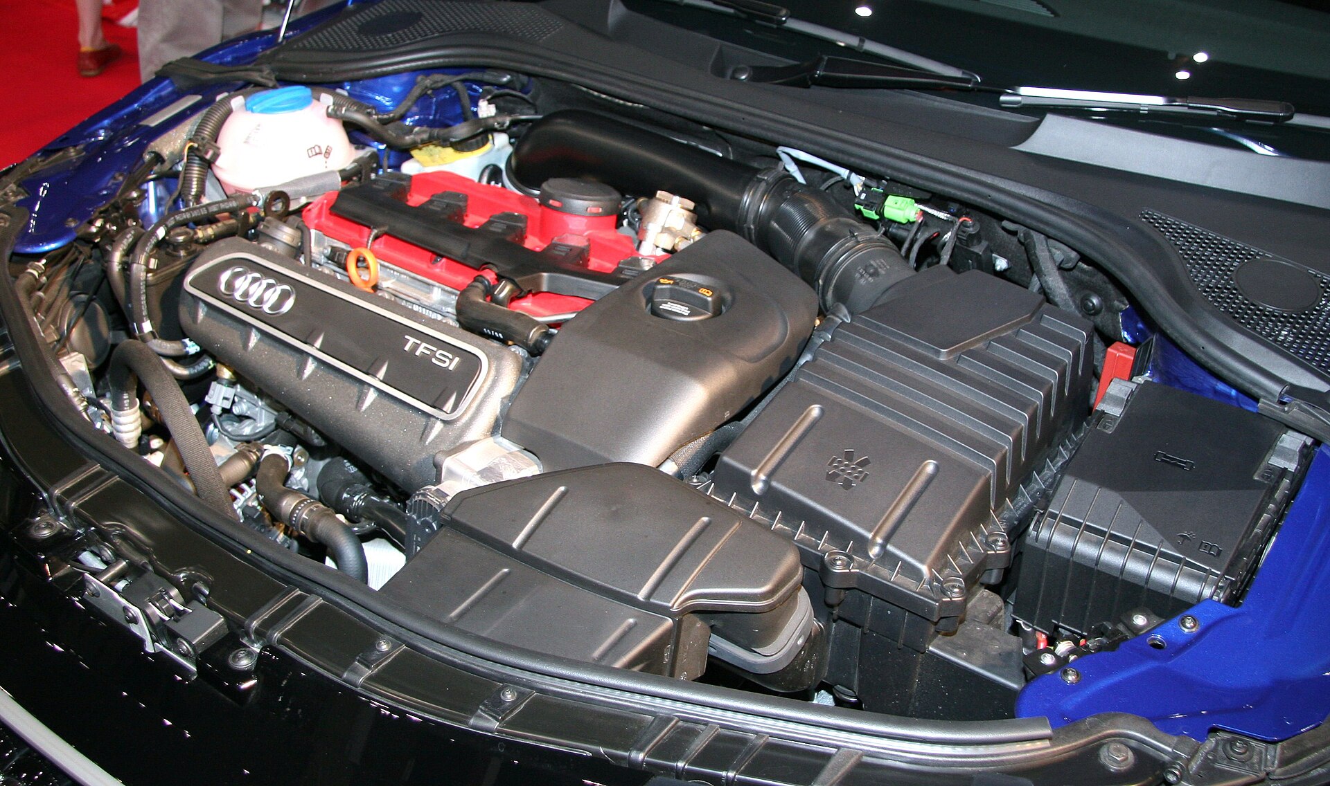 Motorraum eines Audi TT RS mit dem 2,5-Liter-Fünfzylinder