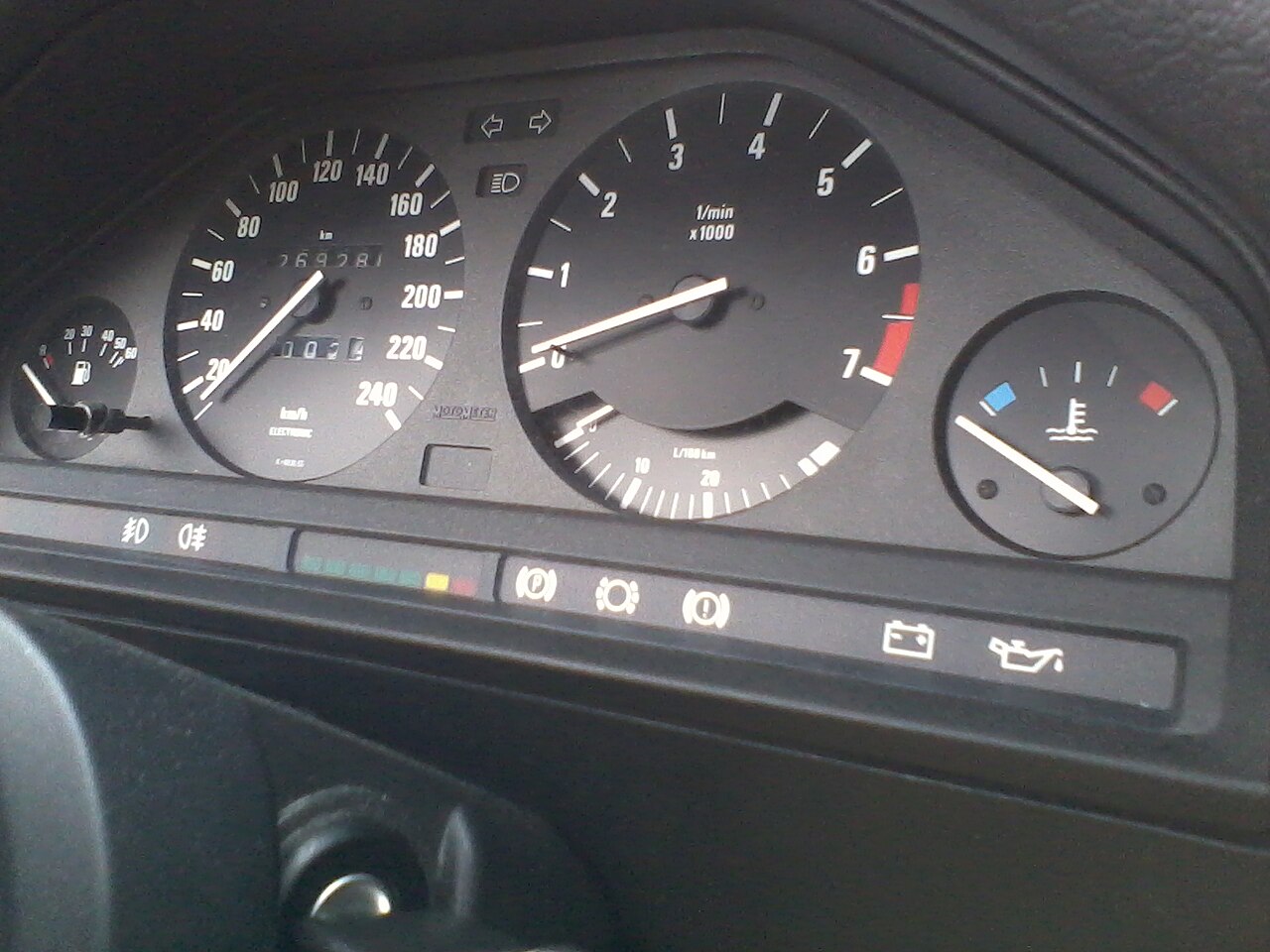 Das Kombiinstrument des E30