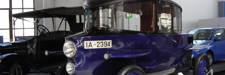 Rumpler Tropfenwagen Dreiviertelansicht