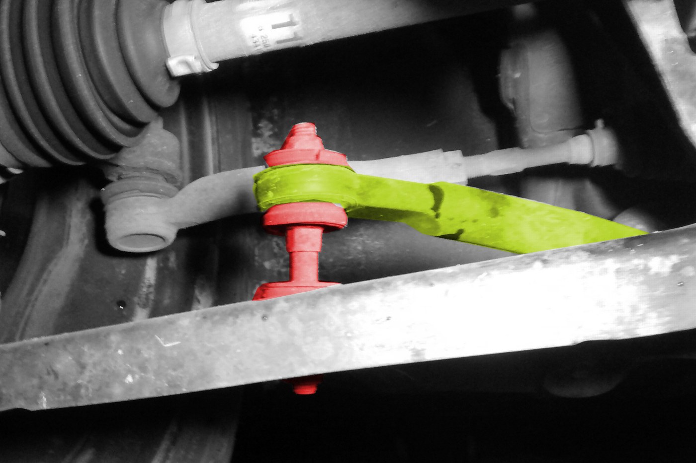 Stabilisatorschenkel und Koppelstange an einer Vorderachse, farbig hervorgehoben