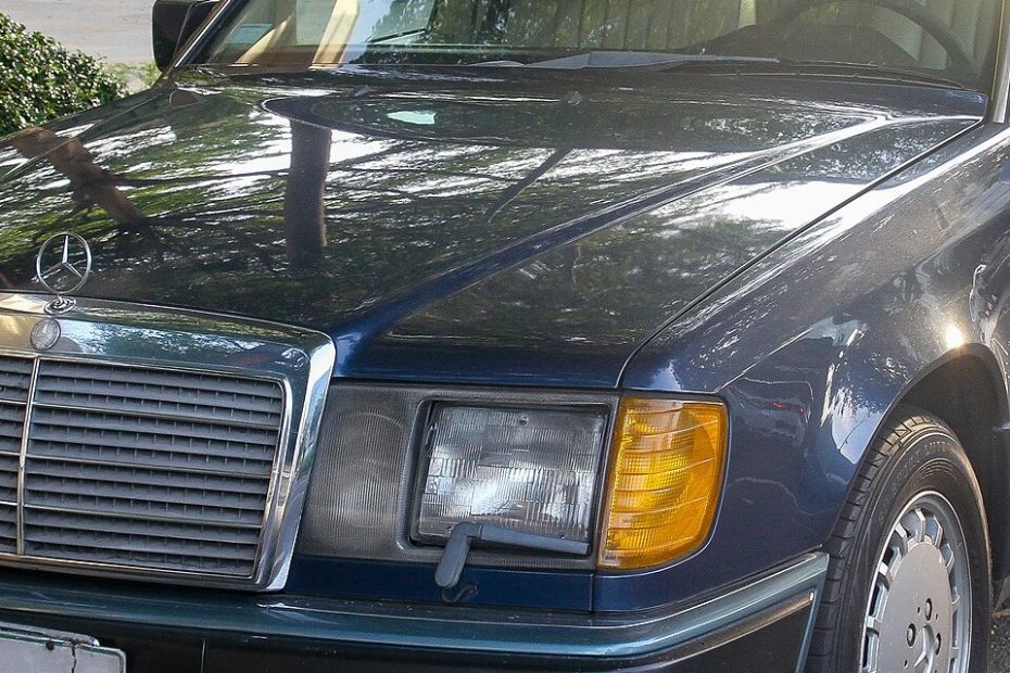 Mercedes Benz W124 300 E 2 6