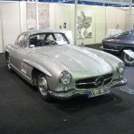 Silberner Mercedes-Benz 300 SL Fluegeltuerer