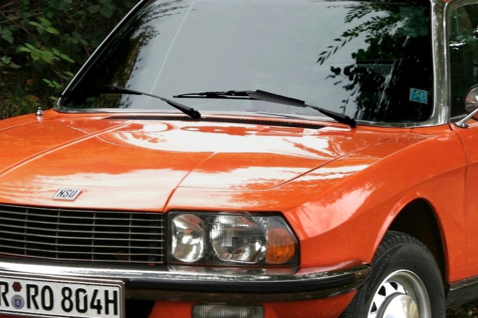 NSU Ro 80, entworfen von Claus Luthe, in Dreiviertelansicht von vorn