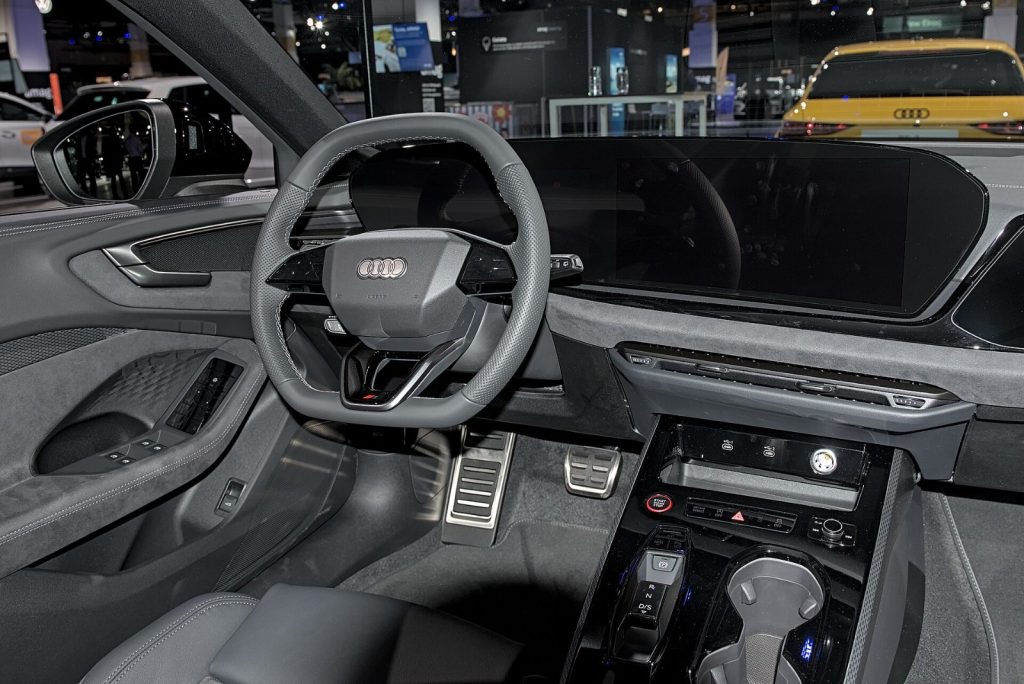 Audi A5 Avant der Baureihe B10 auf der Auto Zürich 2024