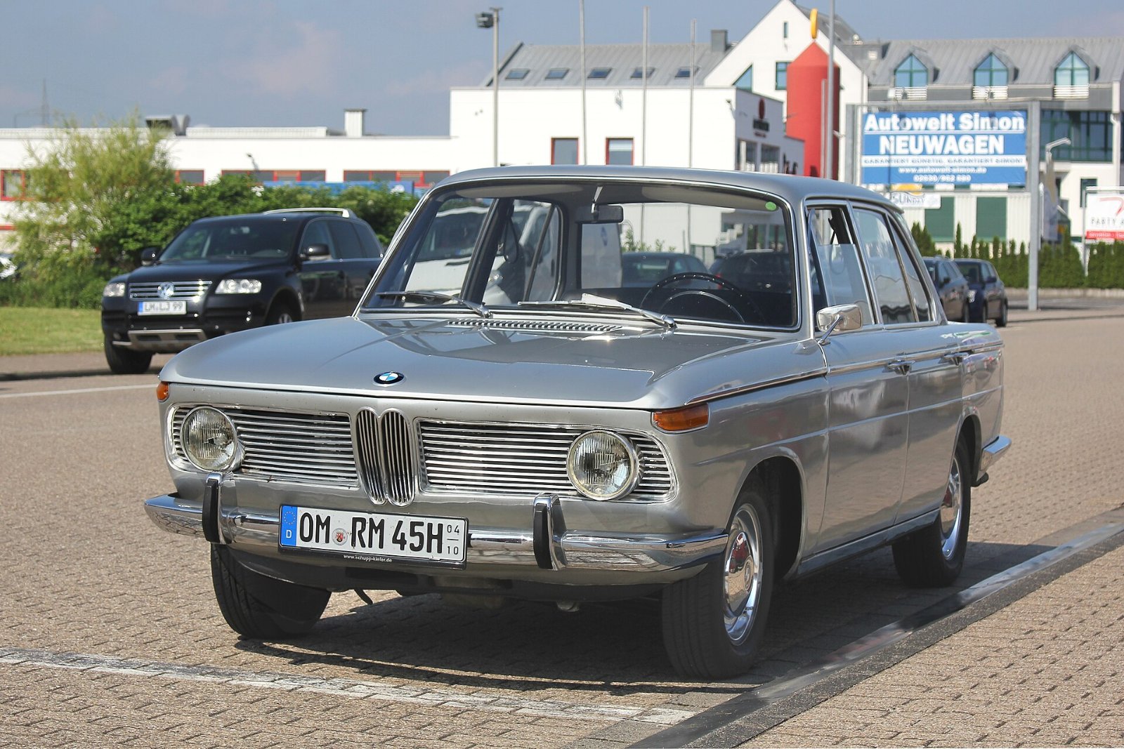 BMW 1800 der Neuen Klasse in Seitenansicht