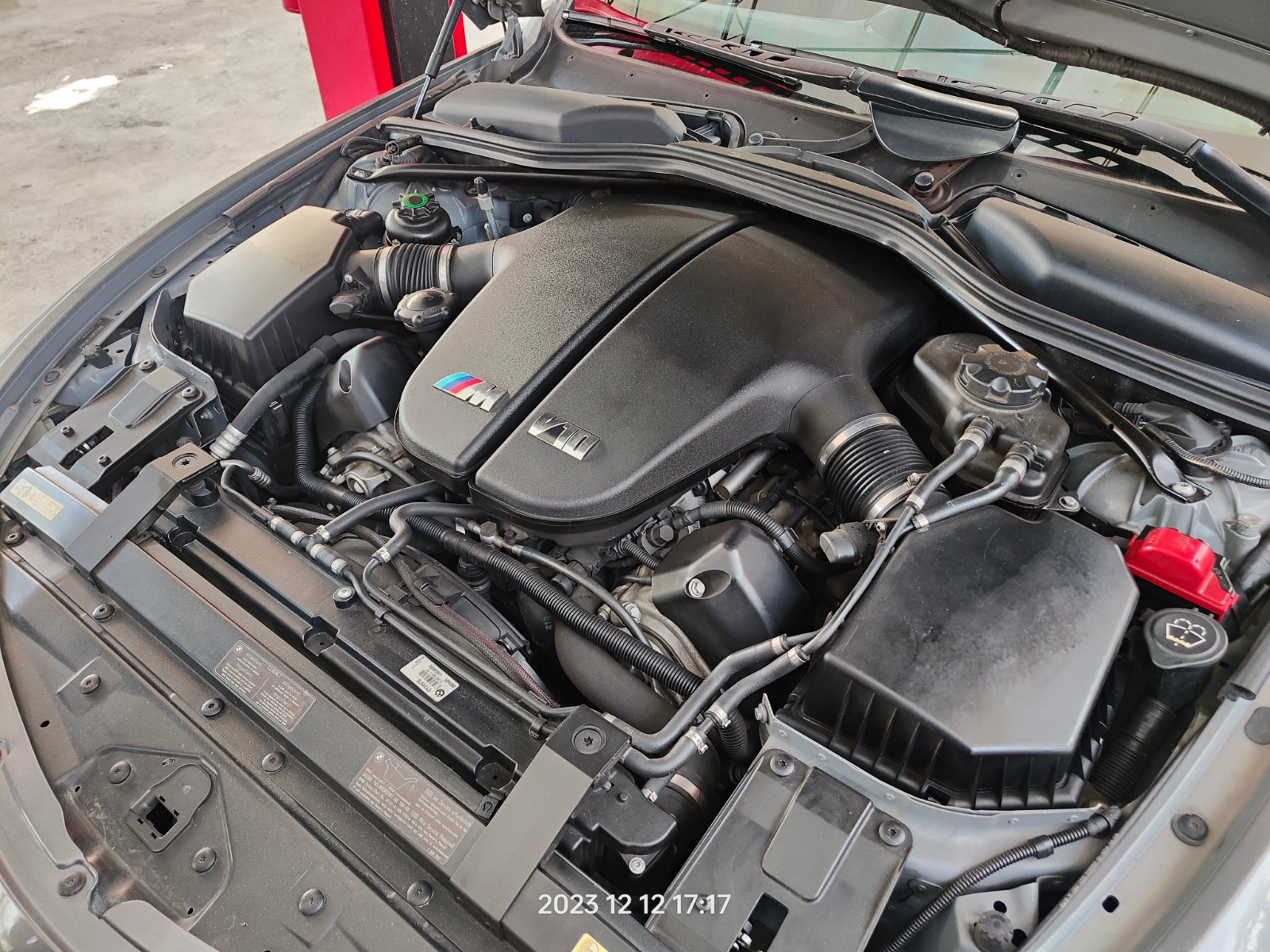 Zehnzylinder BMW S85 aus dem BMW M5 der Baureihe E60