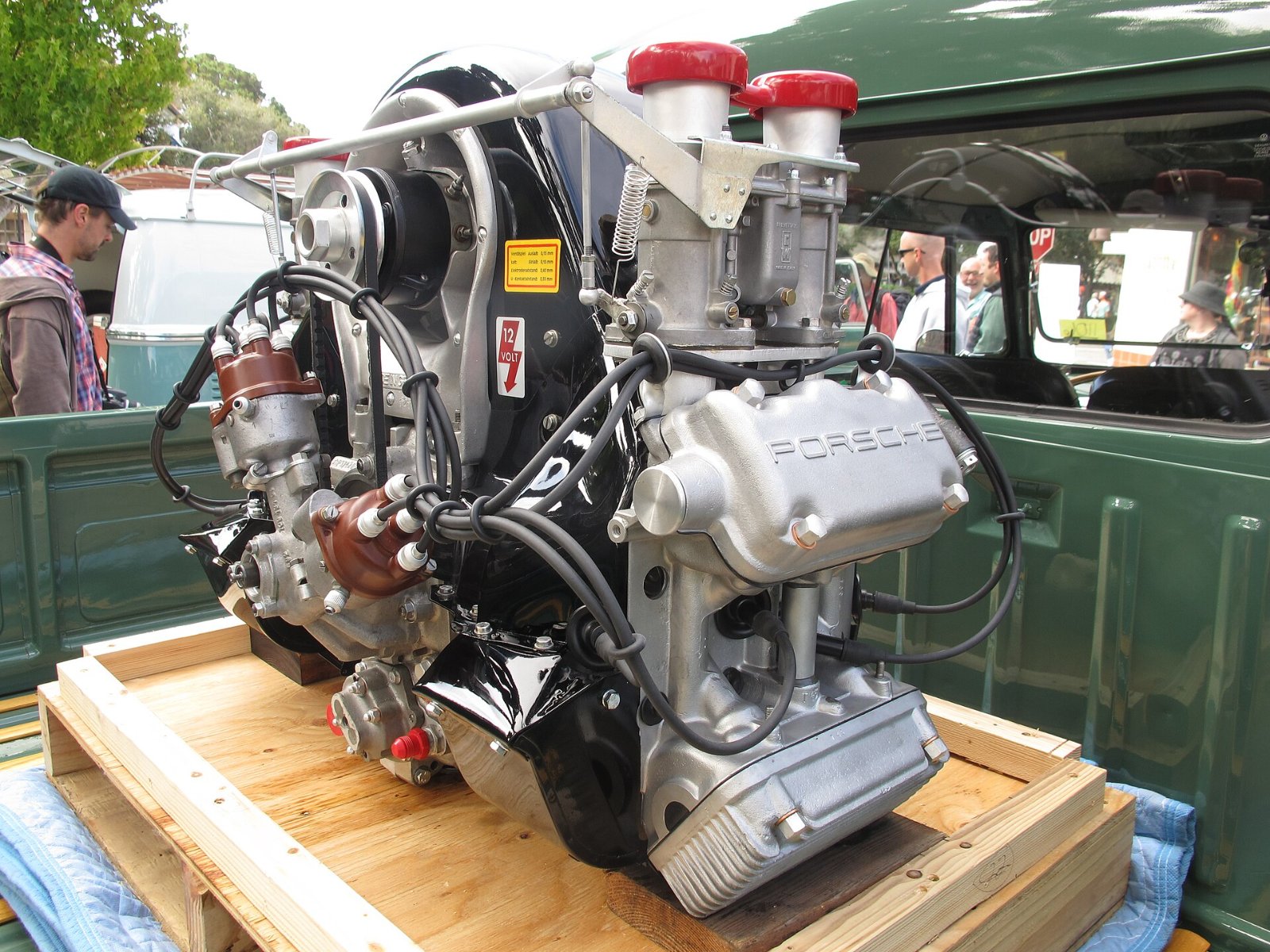 Porsche Typ 547, Vierzylinder-Boxermotor mit vier obenliegenden Nockenwellen