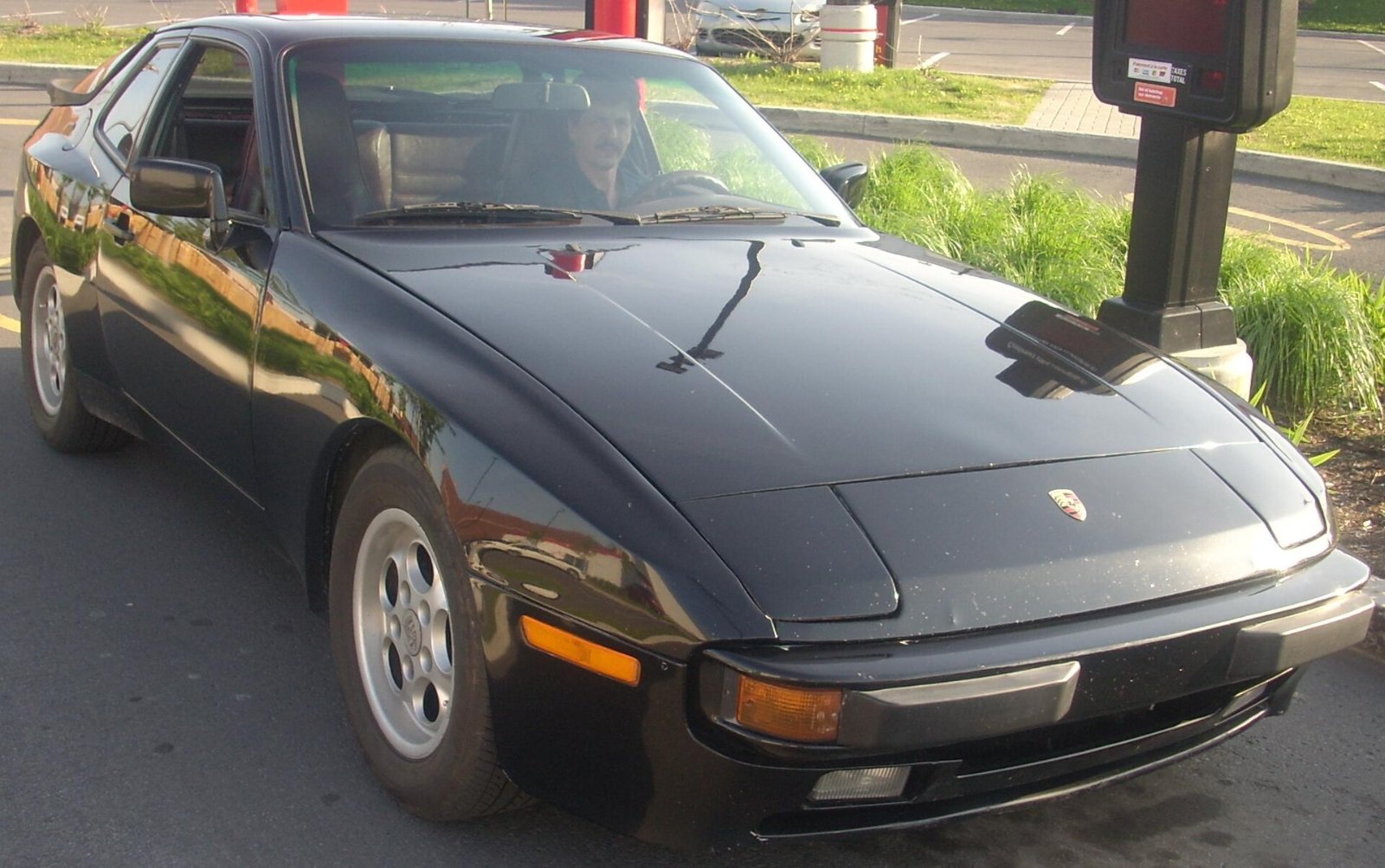 Porsche 944
