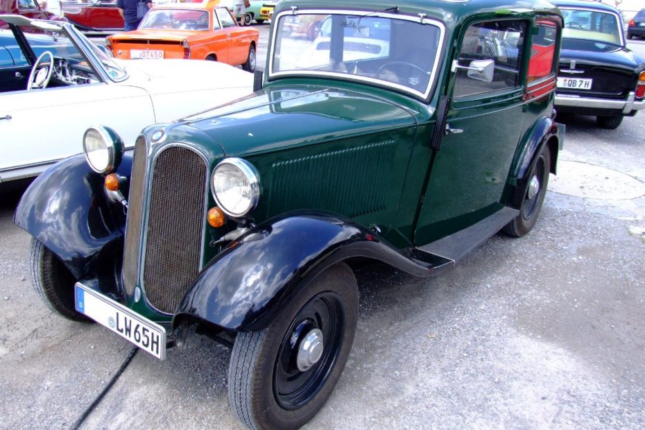 BMW 303 von 1933 in Frontansicht mit der erstmals geteilten Niere