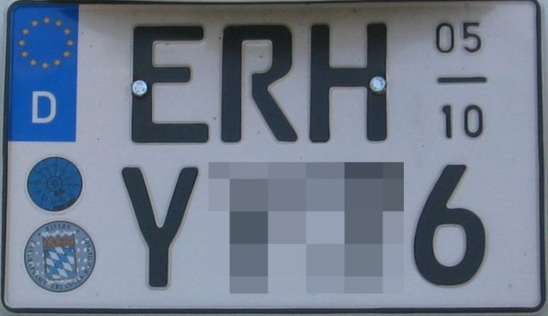 Deutsches Saisonkennzeichen mit Zahlen für Anfangs- und Endmonat