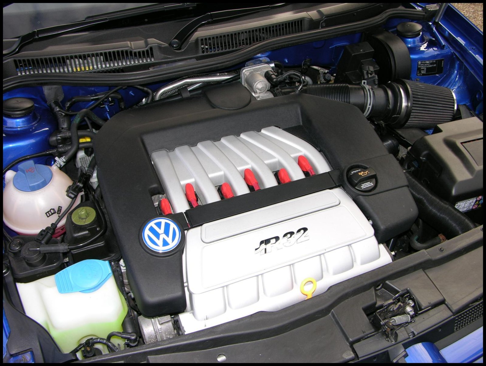 3,2-Liter-VR6-Motor im Motorraum eines VW Golf R32