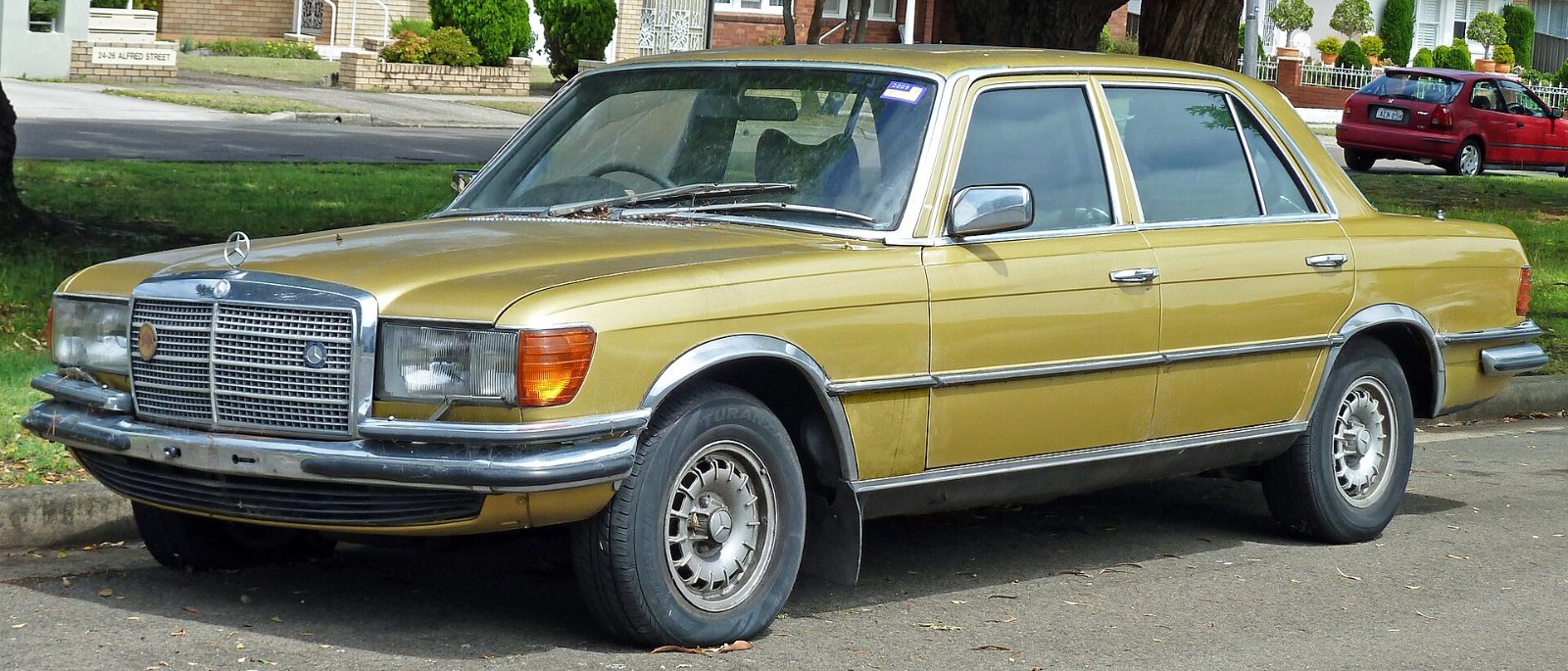 Mercedes-Benz W 116, die erste offizielle S-Klasse
